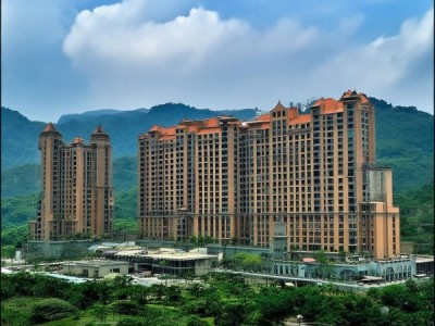 沙田大酒店位于广西壮族自治区桂林市沙田区，位于桂林市区约14公里处，靠近桂林的 Palm山、龙胜等地，周边有高速公路和交通便利的条件。