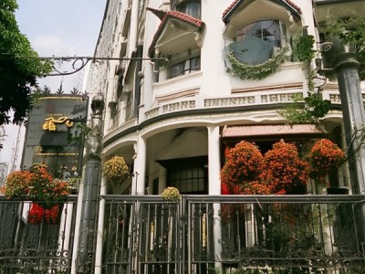 丽橙酒店总店在哪里？