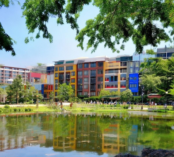 珠海万悦酒店周边设施丰富,周边交通便利,周边环境优美,适合放松身心。 珠海万悦酒店周边设施丰富,周边交通便利,周边环境优美,适合放松身心。